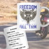 bilde av 2 krus som viser hver sin side av produktet. Den ene siden viser bilde av motorsykkel med ørnevinger, med teskten"Freed9om, A full tank" og den andre siden som viser en bikers bønn