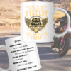 2 krus med som viser hver sin side av krus, med den siden vises med teksten "Yesterday is history, tomorrow is mystery, ride and live today en gulisj tekstog en bikers bønn på den andre siden